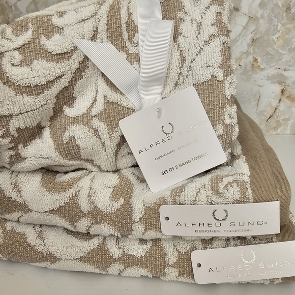 Alfred Sung 4 Piece Decorative Towel set - Picture 3 of 12